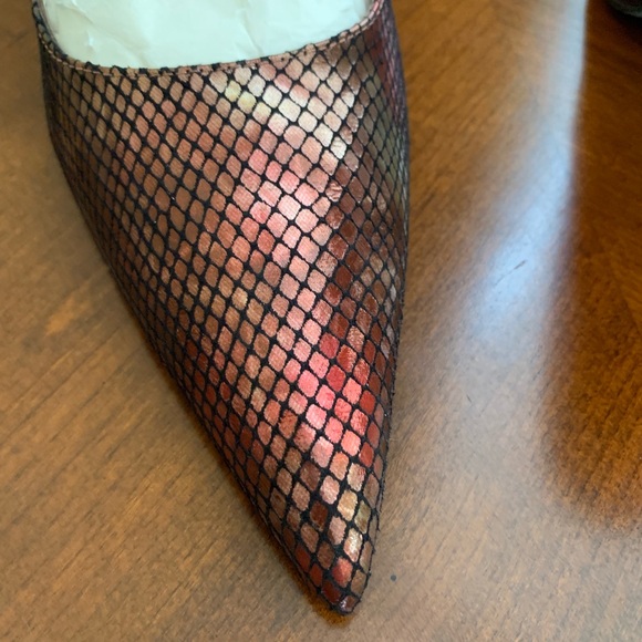 Carlos Santana "Exude" Pump - Picture 2 of 7